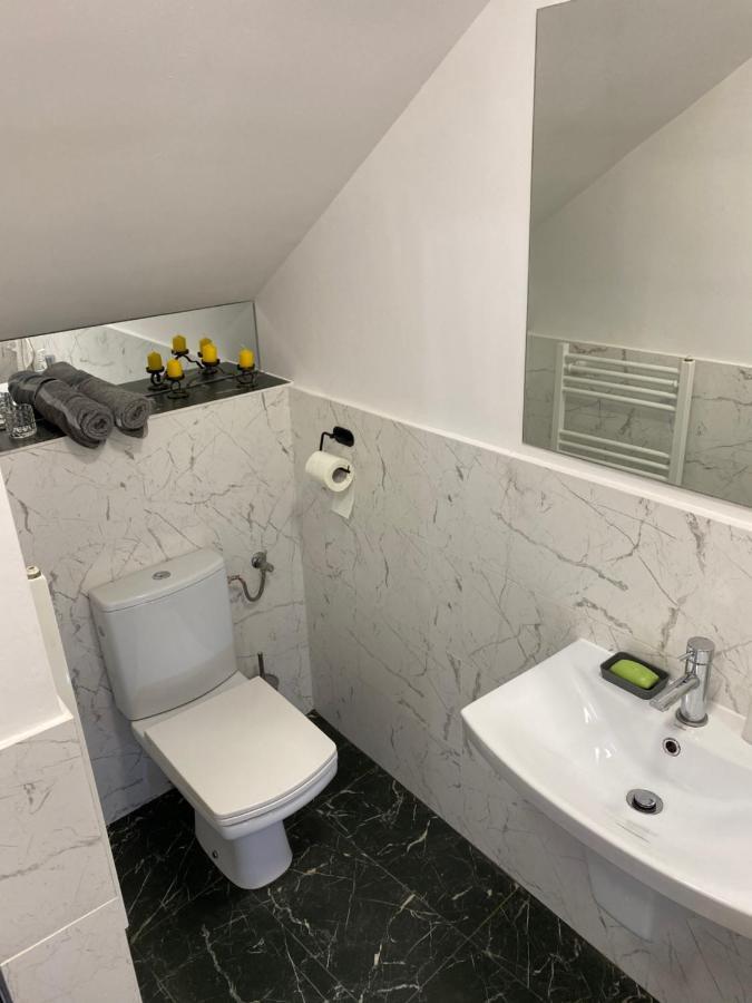 Garden Apartament Petrila المظهر الخارجي الصورة