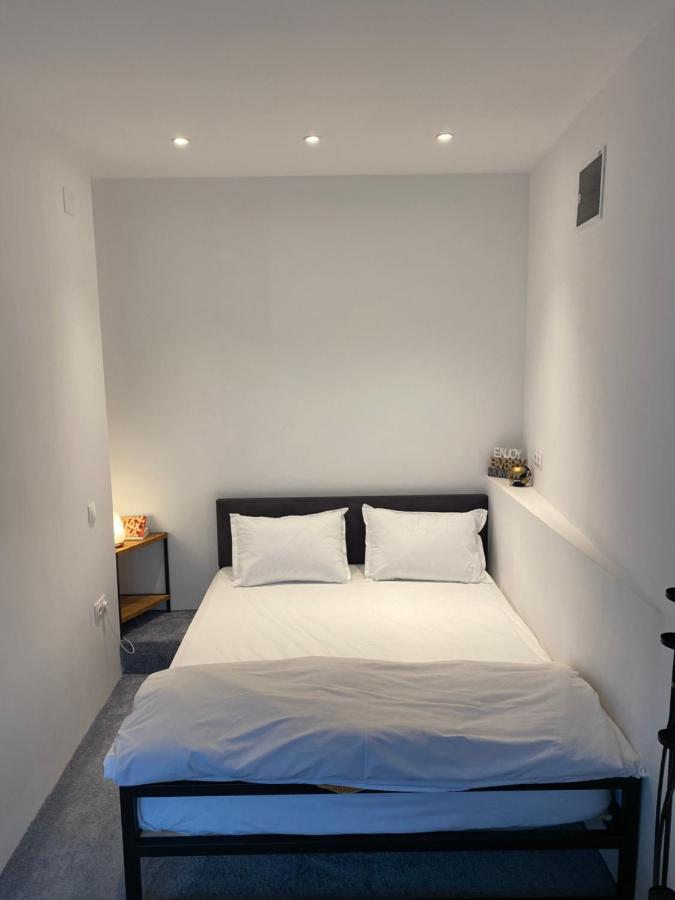 Garden Apartament Petrila المظهر الخارجي الصورة
